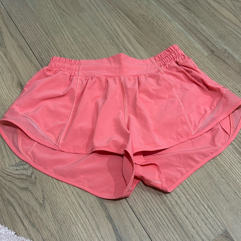 Lululemon hotty hot short 2.5 inch Raspberry cream